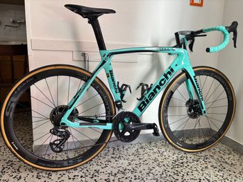Used Bianchi Oltre XR4 Disc Ultegra Di2 2020 2020 Road & Gravel