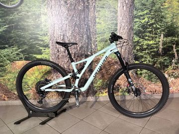Specialized Stumpjumper Alloy 2022 2022 Mountainbike usato, Bianco — immagine 1 di 8