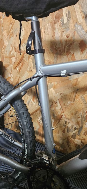 Used Giant Xtc 4 2008 Mountainbike, Light Gray — image 3 of 5