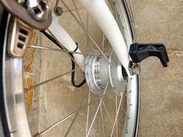 Used Brompton M6R 2019 2019 Urban, White — image 14 of 31