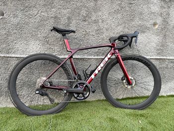 Käytetty Trek Madone SLR 7 Gen 8 2025 2025 Road & Gravel