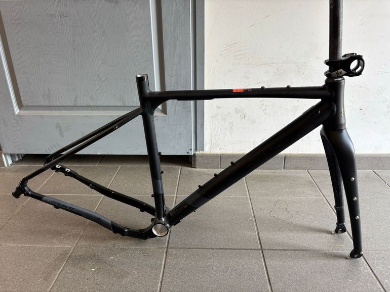 Fuji Jari 1.1 2025 Frameset 2025 Road & Gravel de segunda mano, Negro — imagen 7 de 7