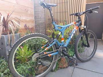 Použité GT I Drive 5.0 2000 Mountainbike — obrázek 2 z 5