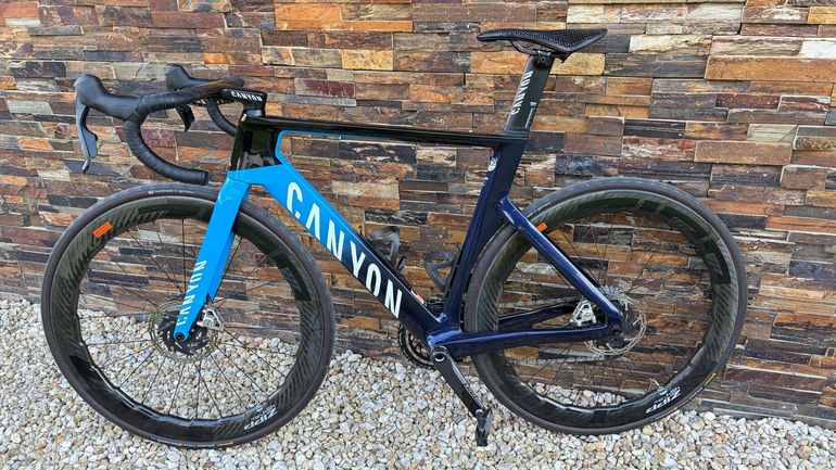 Gebrauchtes Canyon Aeroad CFR Disc eTap 2021 2021 Road & Gravel, Blau — Bild 6 von 7