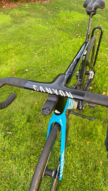 Używany Canyon Aeroad CFR Disc eTap 2021 2021 Road & Gravel — zdjęcie 10 z 14