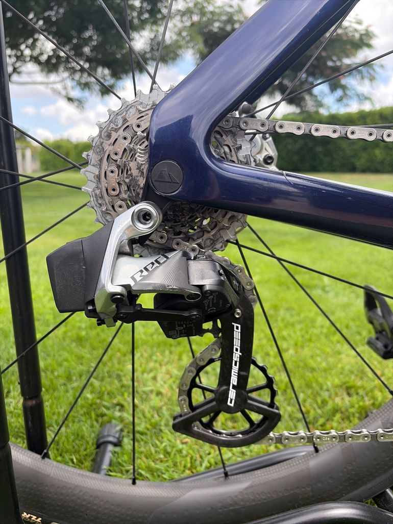 Brugt Canyon Aeroad CFR Disc eTap 2021 2021 Road & Gravel — billede 4 af 4