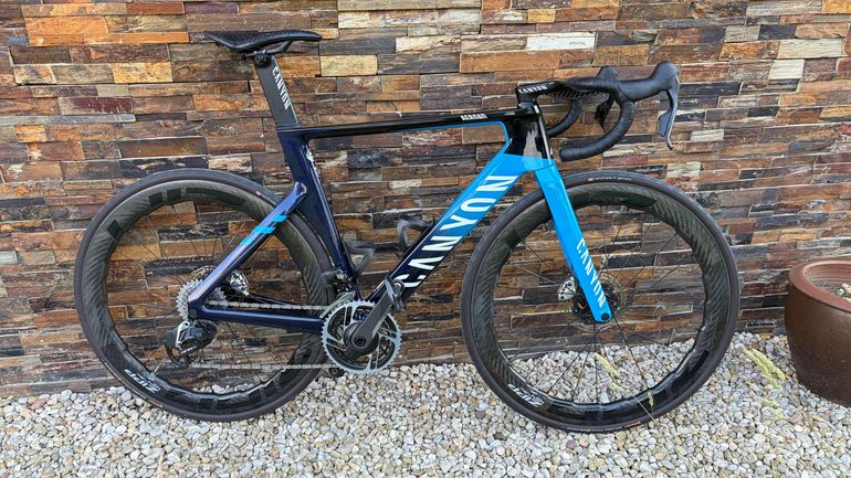 Gebrauchtes Canyon Aeroad CFR Disc eTap 2021 2021 Road & Gravel, Blau — Bild 5 von 7