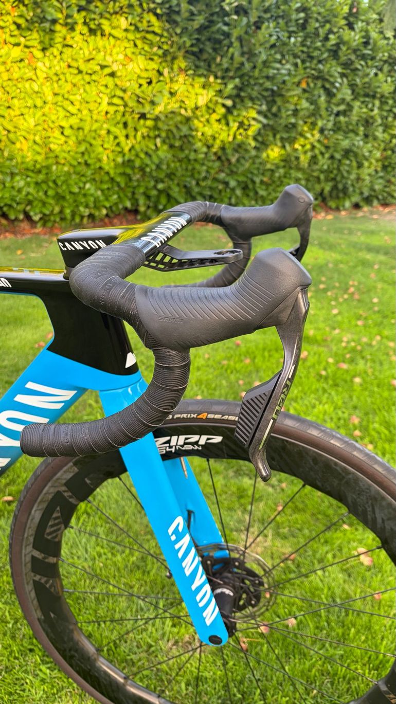 Używany Canyon Aeroad CFR Disc eTap 2021 2021 Road & Gravel — zdjęcie 4 z 14