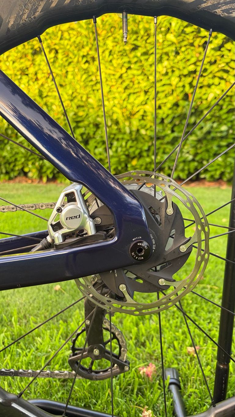 Używany Canyon Aeroad CFR Disc eTap 2021 2021 Road & Gravel — zdjęcie 9 z 14