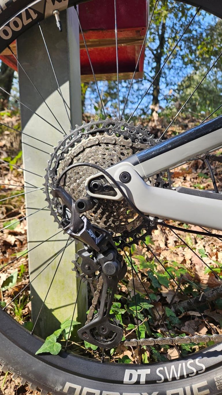 Used Canyon Neuron CF 8 2023 2023 Mountainbike, Light Gray — image 7 of 10