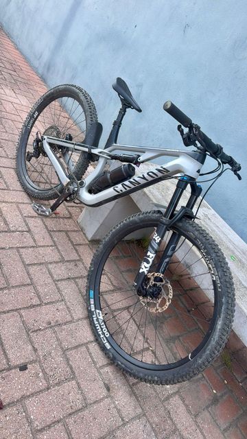 Used Canyon Neuron CF 8 2023 2023 Mountainbike, Light Gray — image 2 of 10