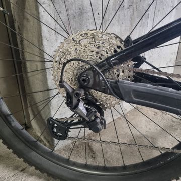 Used Trek Powerfly Shimano Deore XT 2025 Mountainbike, Black — image 5 of 8