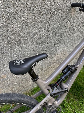 Used Commencal Clash Other SRAM 2023 Mountainbike, Black — image 7 of 10
