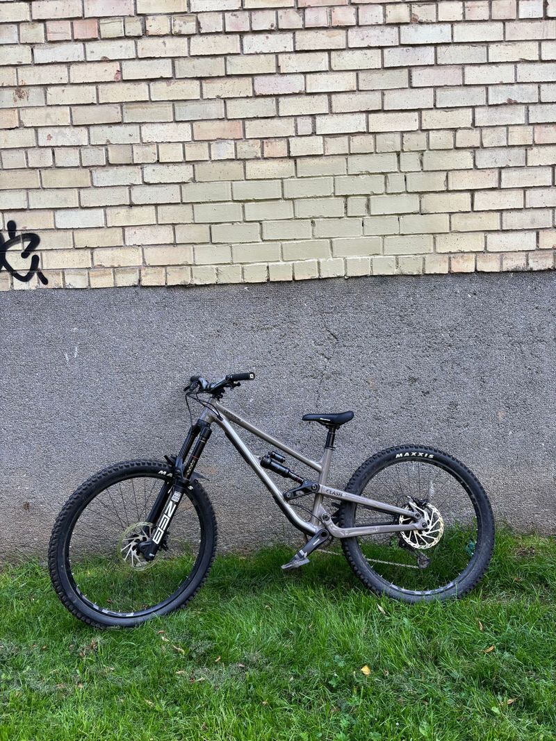 Commencal Clash Other SRAM 2023 MTB d'occasion