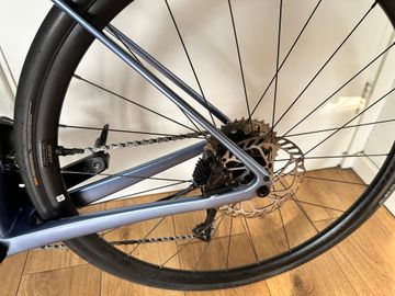 Giant Defy Advanced 1 2025 2025 Road & Gravel usato