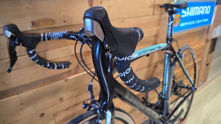 Używany Bianchi Via Nirone Sora 2017 2017 Road & Gravel — zdjęcie 4 z 5