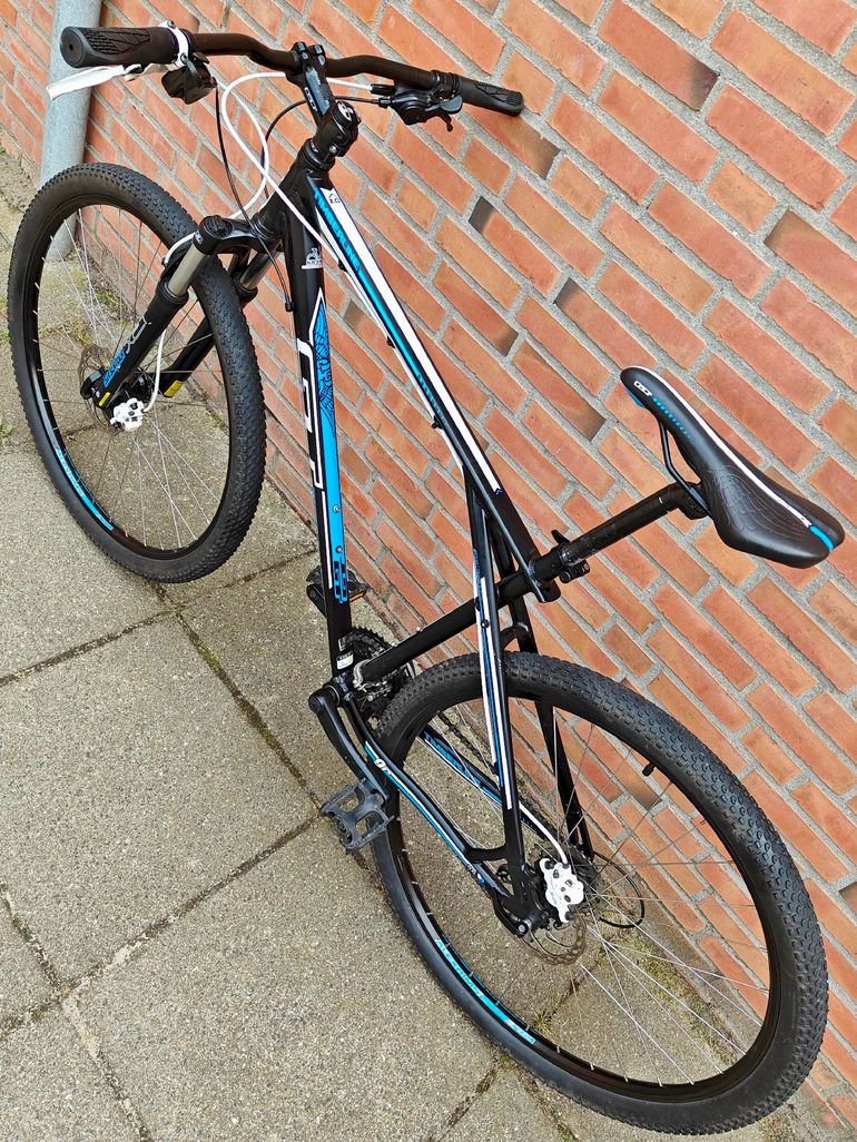 Used GT Custom Shimano Altus 2014 Mountainbike, Black — image 16 of 17