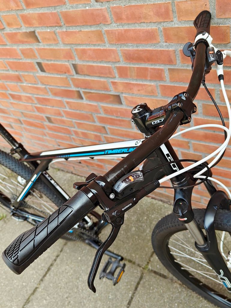 Used GT Custom Shimano Altus 2014 Mountainbike, Black — image 8 of 17
