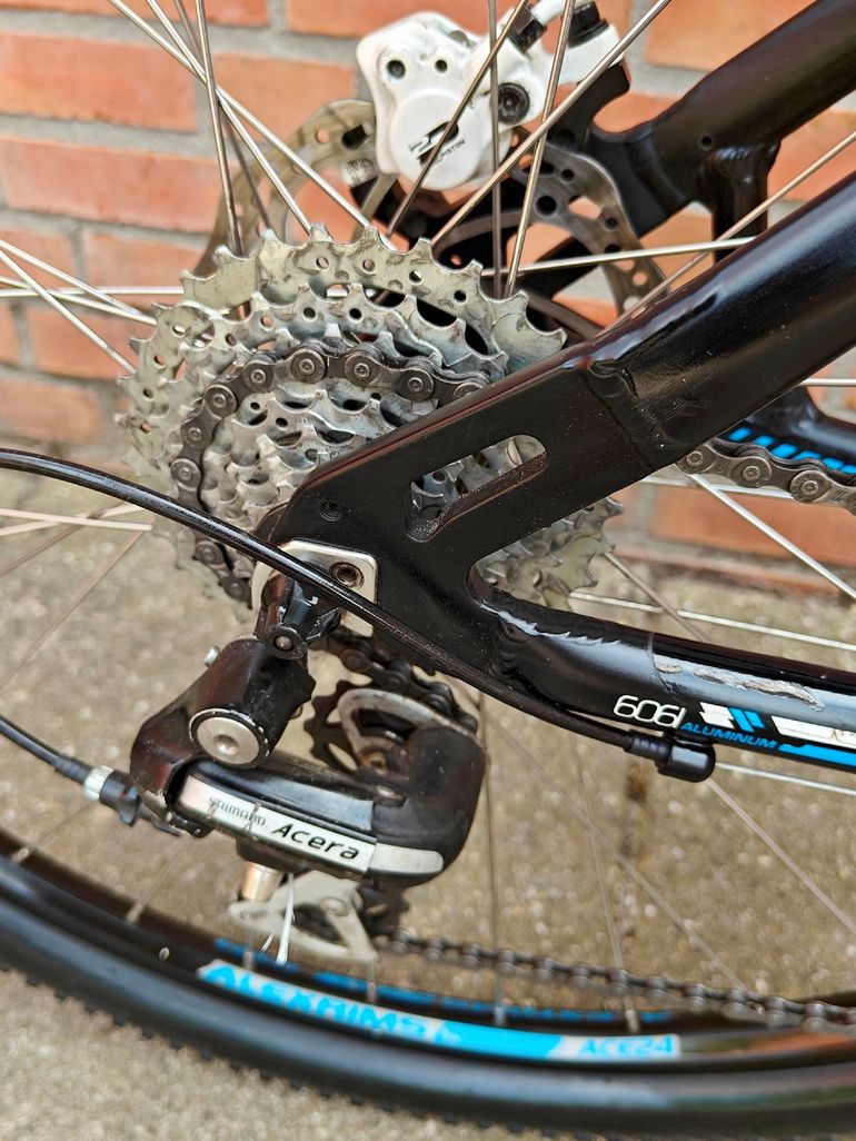 Used GT Custom Shimano Altus 2014 Mountainbike, Black — image 5 of 17