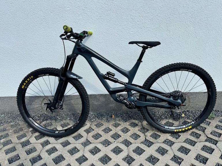YT Industries Capra 29 CF 2018 2018 Mountainbike de segunda mano, Gris claro — imagen 2 de 10