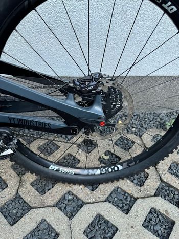 YT Industries Capra 29 CF 2018 2018 Mountainbike de segunda mano, Gris claro — imagen 9 de 10