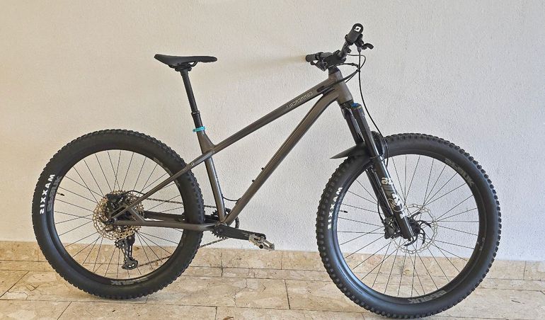 Tweedehands Commencal Meta Shimano SLX 2023 Mountainbike — afbeelding 2 van 36