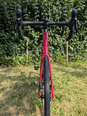 Used BMC Roadmachine Shimano 105 - Gekocht in 2025 2023 Road & Gravel, Red — image 14 of 15
