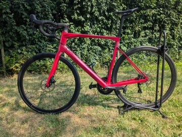 Used BMC Roadmachine Shimano 105 - Gekocht in 2025 2023 Road & Gravel, Red — image 2 of 15