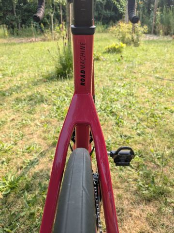 Used BMC Roadmachine Shimano 105 - Gekocht in 2025 2023 Road & Gravel, Red — image 11 of 15