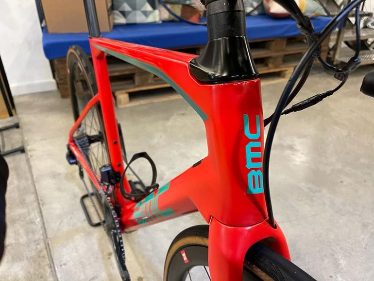 Used BMC Roadmachine 02 ONE 2018 2018 Road & Gravel, Red — image 14 of 16
