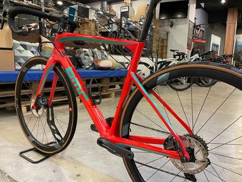 Used BMC Roadmachine 02 ONE 2018 2018 Road & Gravel, Red — image 15 of 16