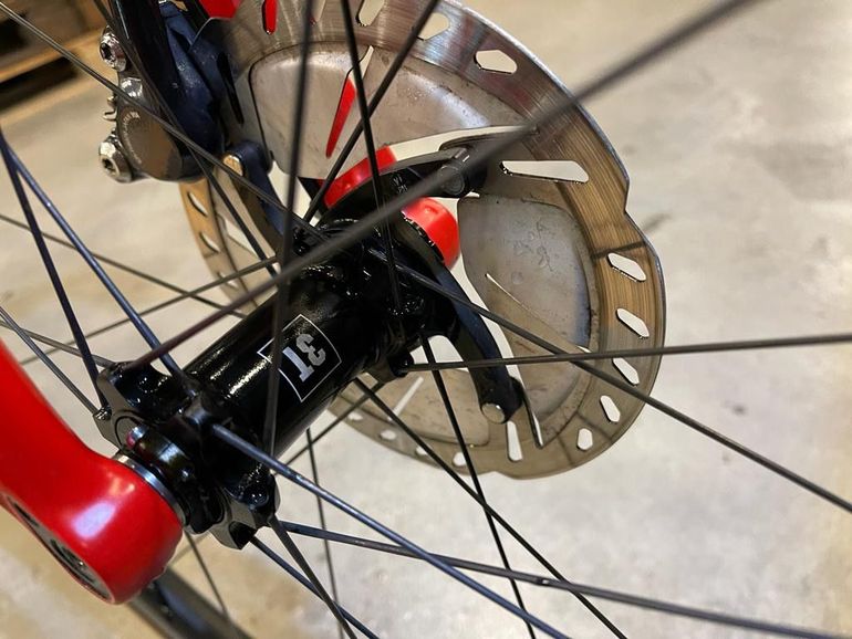 Used BMC Roadmachine 02 ONE 2018 2018 Road & Gravel, Red — image 9 of 16