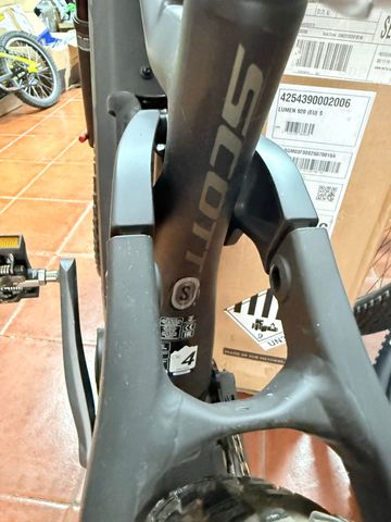 Used Scott E Genius SRAM GX Eagle AXS 2024 Mountainbike, Black — image 5 of 9