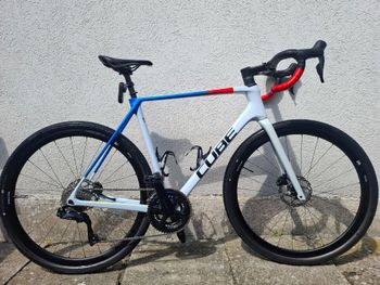 CUBE Cross Race Shimano 105 Di2 2023 Road & Gravel usato