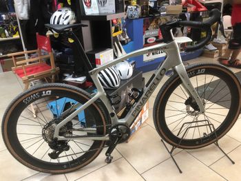 Gebrauchtes Pinarello GREVIL F7 SHIMANO GRX 825 DI2 2026 2026 Road & Gravel