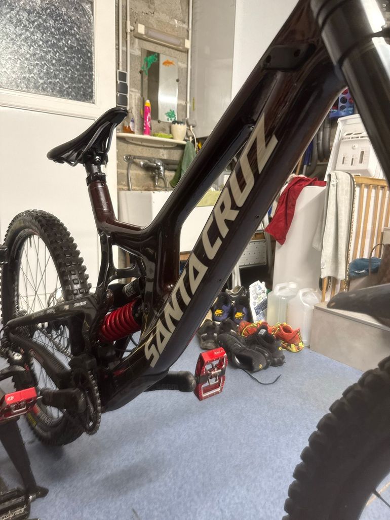 Brugt Santa Cruz V10 S MX / Carbon CC 2023 Frameset 2023 Mountainbike — billede 12 af 15