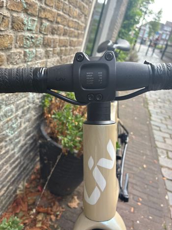 Liv Avail advanced Shimano 105 Di2 2024 Road & Gravel usato, Bianco — immagine 10 di 11