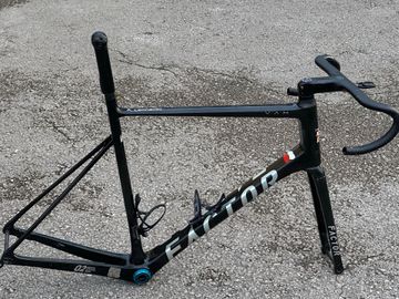 Käytetty Factor o2 vam Custom Frameset 2025 Road & Gravel