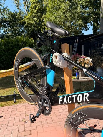 Used Factor SLiCK Shimano Dura Ace Di2 2018 Road & Gravel, Blue — image 3 of 7