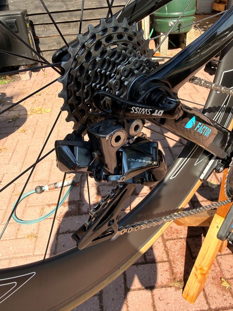 Used Factor SLiCK Shimano Dura Ace Di2 2018 Road & Gravel, Blue — image 6 of 7