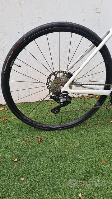 Tweedehands Bianchi Sprint 105 2025 2025 Road & Gravel — afbeelding 2 van 5