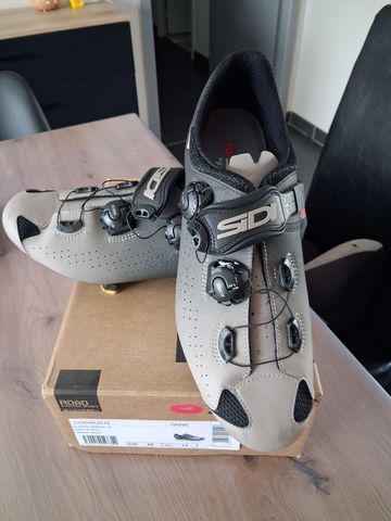 Giant Defy Advanced 2 2025 2025 Road & Gravel d'occasion — image 4 sur 5