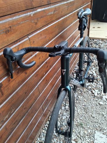 Giant Defy Advanced 2 2025 2025 Road & Gravel d'occasion — image 2 sur 5