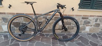 Used Trek Procaliber Shimano XTR 2021 Mountainbike, Light Gray — image 2 of 13