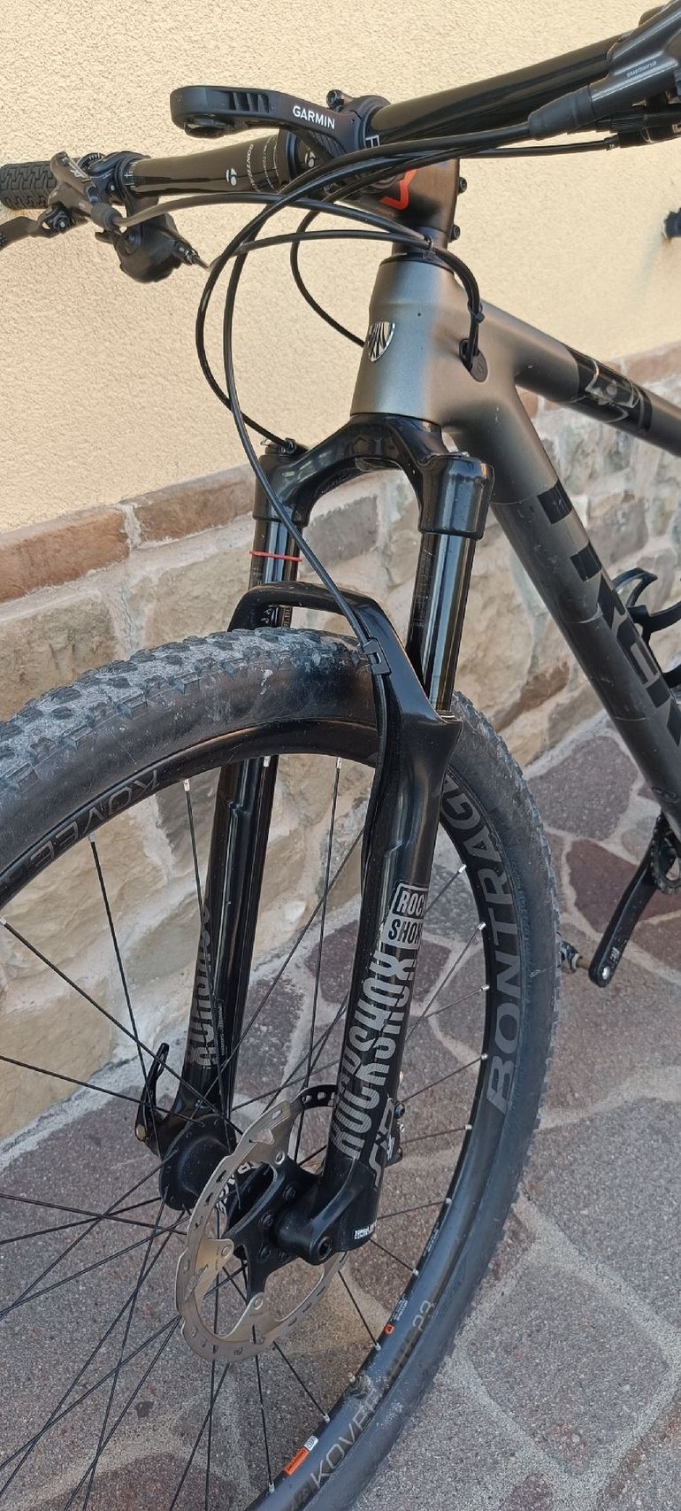 Used Trek Procaliber Shimano XTR 2021 Mountainbike, Light Gray — image 3 of 13