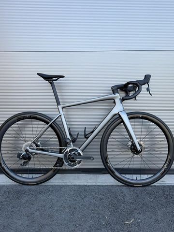 Tweedehands Enve Melee Premium RED 2025 2025 Road & Gravel