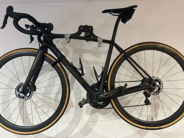 Used Sworks Custom Shimano Dura Ace Di2 2021 Road & Gravel, Black — image 2 of 3