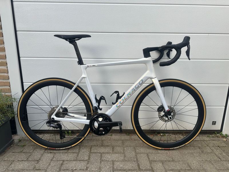 Używany Colnago V4Rs Disc Ultegra Di2 8100 w/Fulcrum Racing Wind 400 Wheels 2024 2024 Road & Gravel