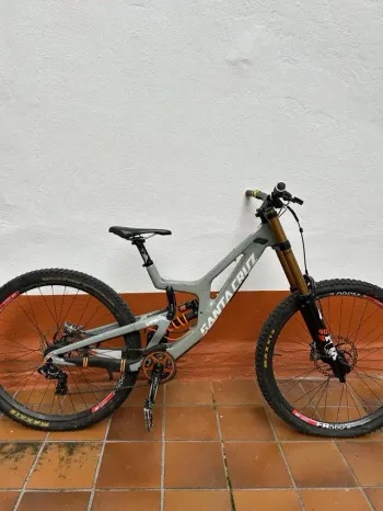 Brugt Santa Cruz V10 DH S / Carbon CC / 29 2021 2021 MTB