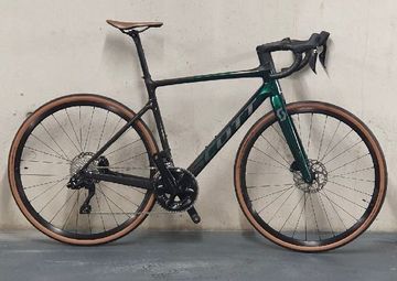 Käytetty Scott Addict 20 2023 2023 Road & Gravel — kuva 1 / 16